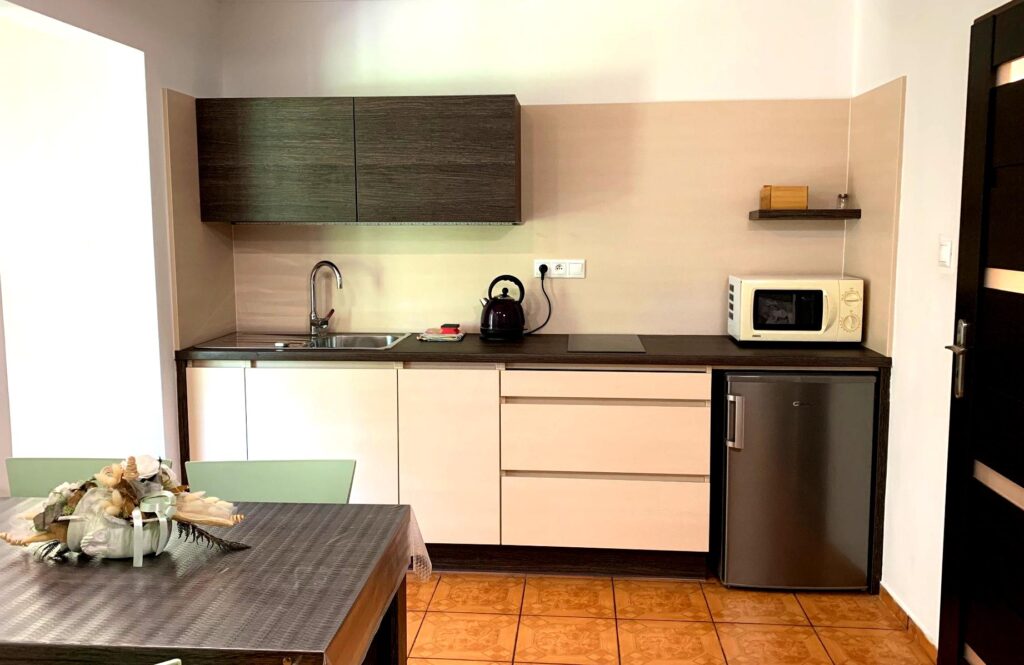 interior_kitchen_wide